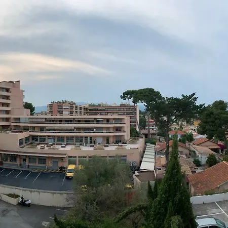 Studio 19m2 En Front De Mer Avec Balcon Au Dernier Etage * Cagnes-sur-Mer